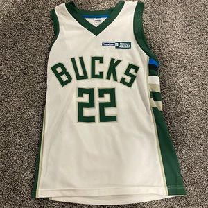 Bucks, Chris Middleton jersey. 22